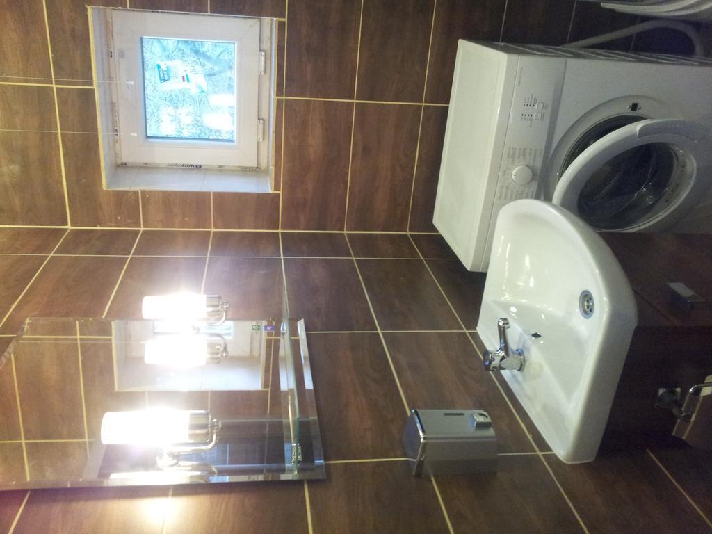 Cozy Apartment With Garden Гданск Екстериор снимка