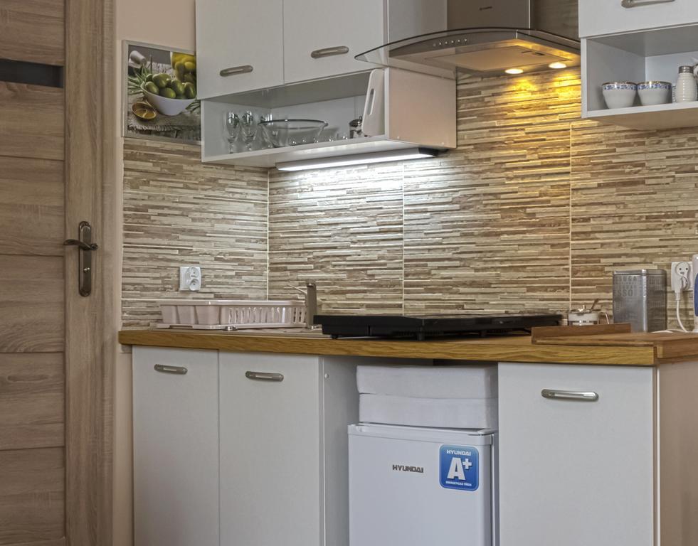 Cozy Apartment With Garden Гданск Екстериор снимка