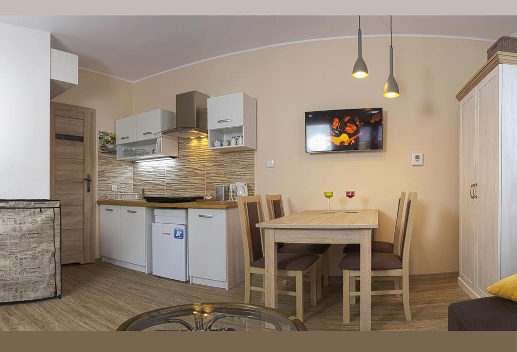 Cozy Apartment With Garden Гданск Екстериор снимка