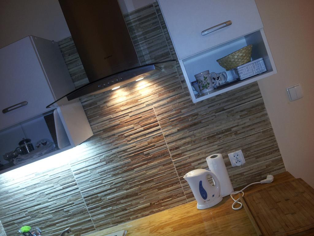 Cozy Apartment With Garden Гданск Екстериор снимка