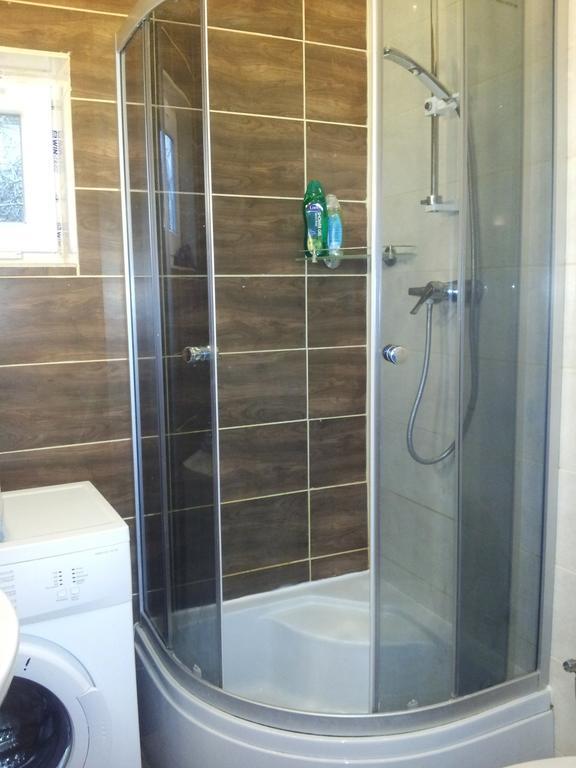 Cozy Apartment With Garden Гданск Екстериор снимка